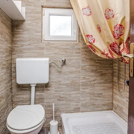 Apartment 2 Bedroom Amazing In Vir