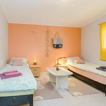 Apartment 2 Bedroom Amazing In Vir