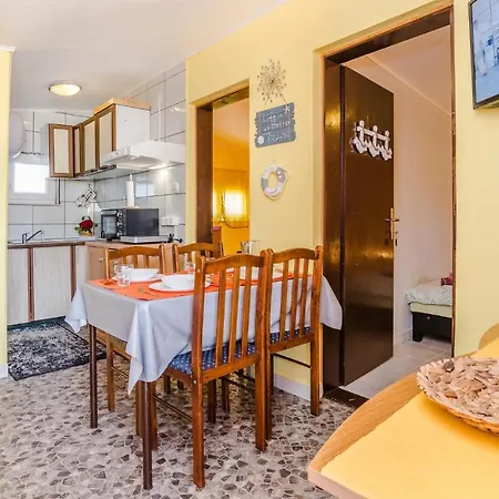 2 Bedroom Amazing In Apartment