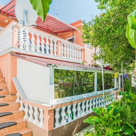 Apartment 2 Bedroom Amazing In Vir